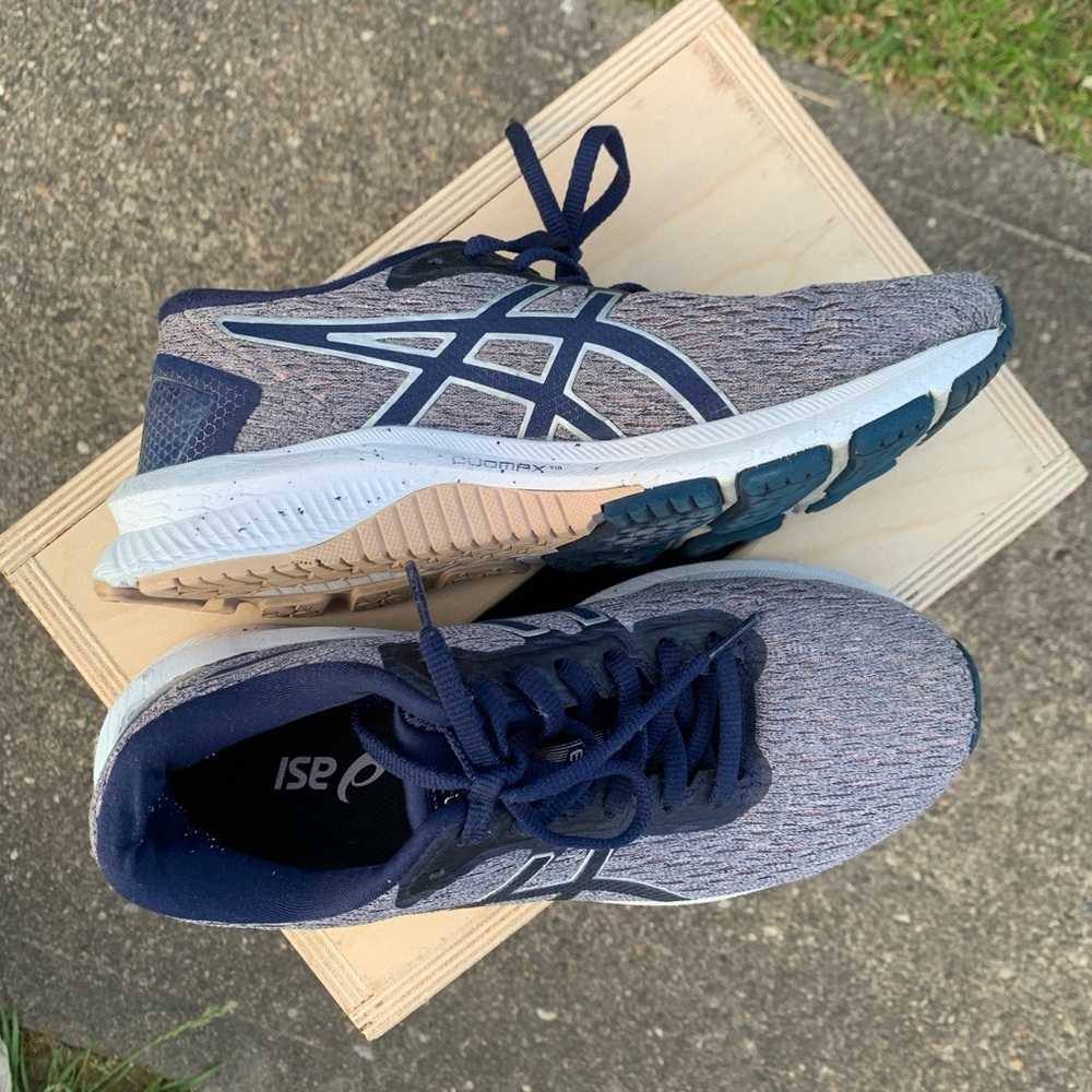 LIKE NEW ASICS Purple and Blue Running Shoes - Picture 6 of 6